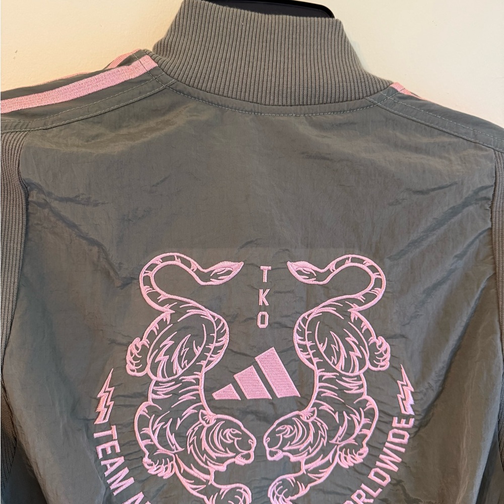 Adidas VRCT Gray Woven Legend Green Jacket with Pink Stripes *NEW WITHOUT TAGS* - Picture 11 of 13